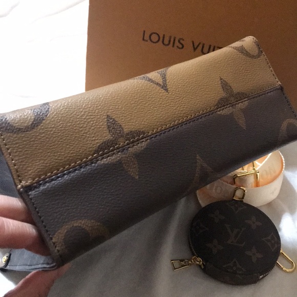 Available - Picture 4 of 10